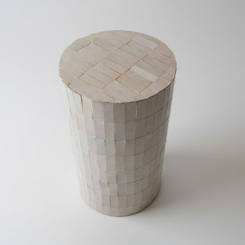 Table Marocaine en Zellige Blanc Cylindrique | Table de Jardin Artisanale Élancée | Ø 40 cm x H 85 cm | Installation Incluse