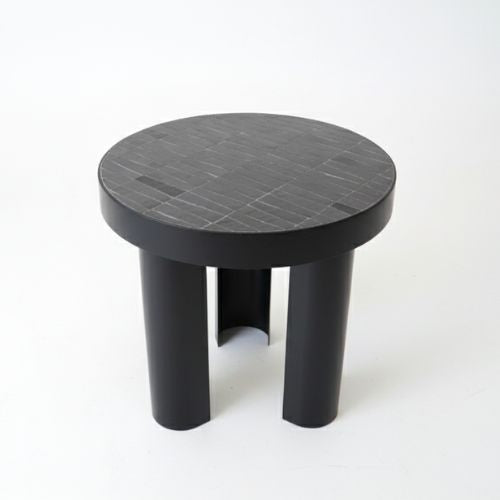 Table en Zellige Noir Ronde | Table Basse de Jardin Artisanale | Ø 50 cm x H 50 cm | Pied en Fer Forgé | Installation Incluse