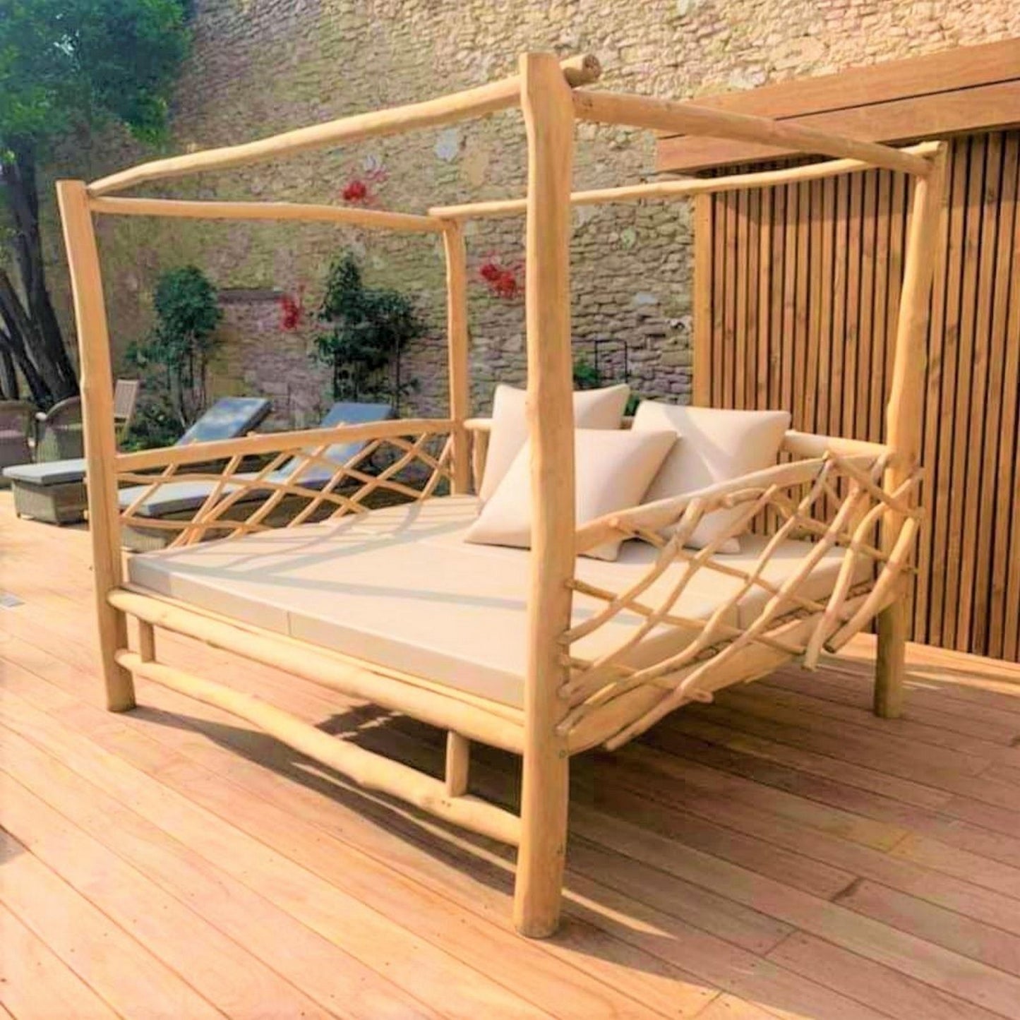 lit de repos en branches de teck, lit de repos en teck, mobilier en teck, lit en branches de teck, lit de jardin en teck, lit extérieur en teck, lit de repos naturel en teck, lit de repos en teck massif, mobilier d'extérieur en teck, lit de repos en bois de teck, lit en teck pour terrasse, lit de repos élégant en teck, lit de repos en teck avec matelas, mobilier en teck pour jardin, lit de repos en teck pour extérieur.