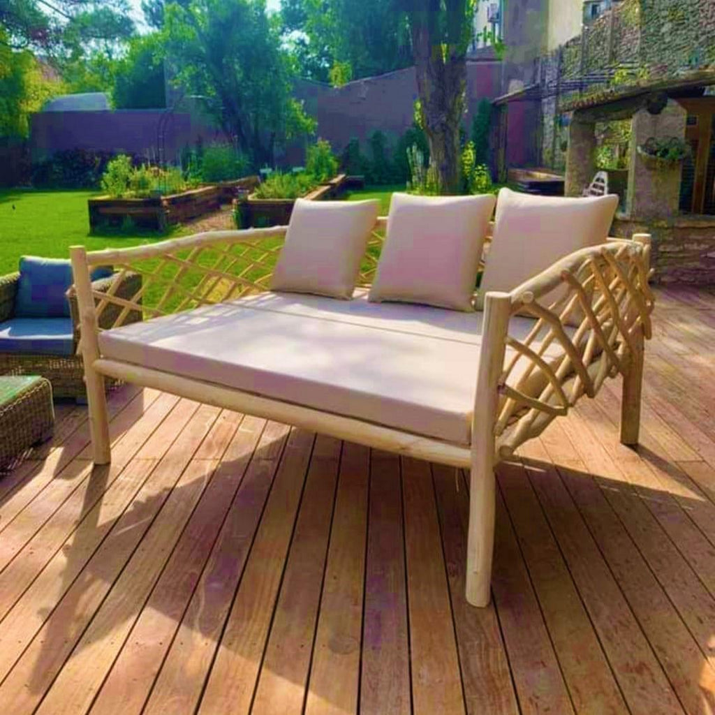 lit de repos en branches de teck, lit de repos en teck, mobilier en teck, lit en branches de teck, lit de jardin en teck, lit extérieur en teck, lit de repos naturel en teck, lit de repos en teck massif, mobilier d'extérieur en teck, lit de repos en bois de teck, lit en teck pour terrasse, lit de repos élégant en teck, lit de repos en teck avec matelas, mobilier en teck pour jardin, lit de repos en teck pour extérieur.