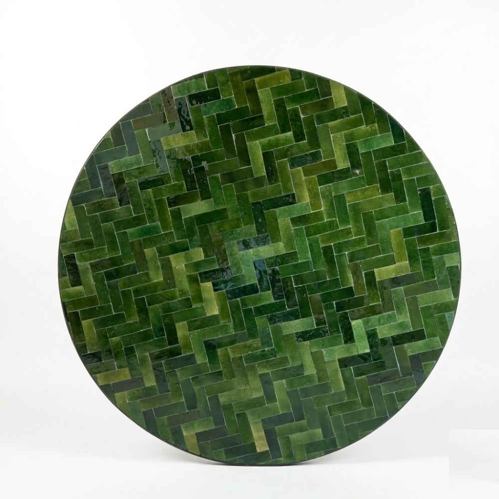 Table Ronde en Zellige Vert Tamegroute Ø100 cm | Table de Jardin Extérieure Design &amp; Pied en Fer Forgé Rouillé | Installation Incluse