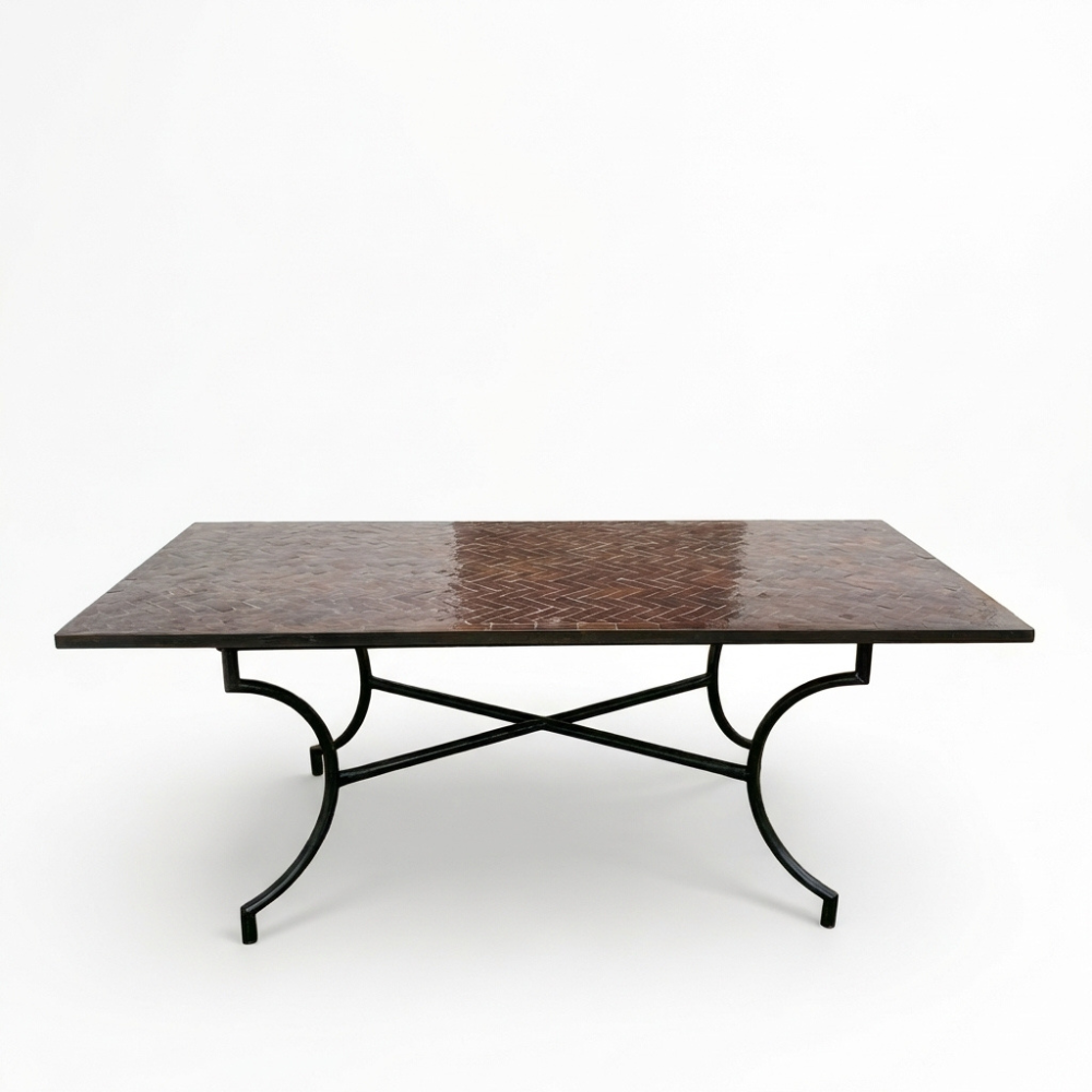Table Rectangulaire en Zellige Marron 200 x 100 cm | Grande Table de Jardin Extérieure &amp; Pied en Fer Forgé Rouillé | Installation Incluse