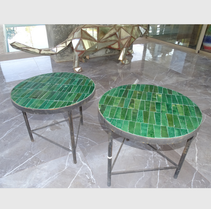 Table en zellige ronde marocaine, 50 cm, mosaïque artisanale, fer forgé.