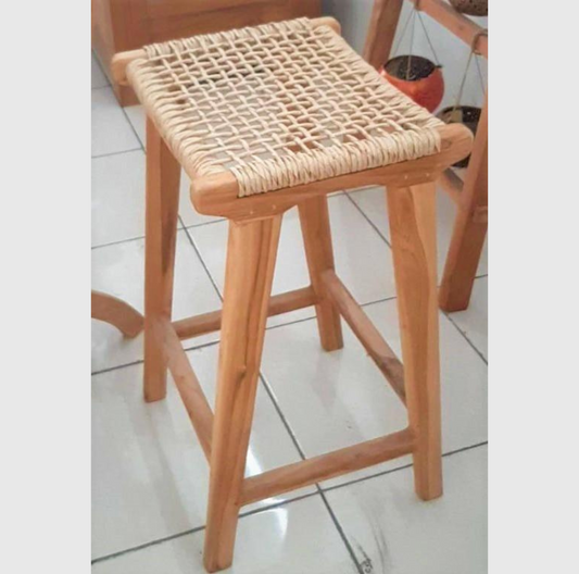 Tabouret haut teck avec assise en tressage synthétique