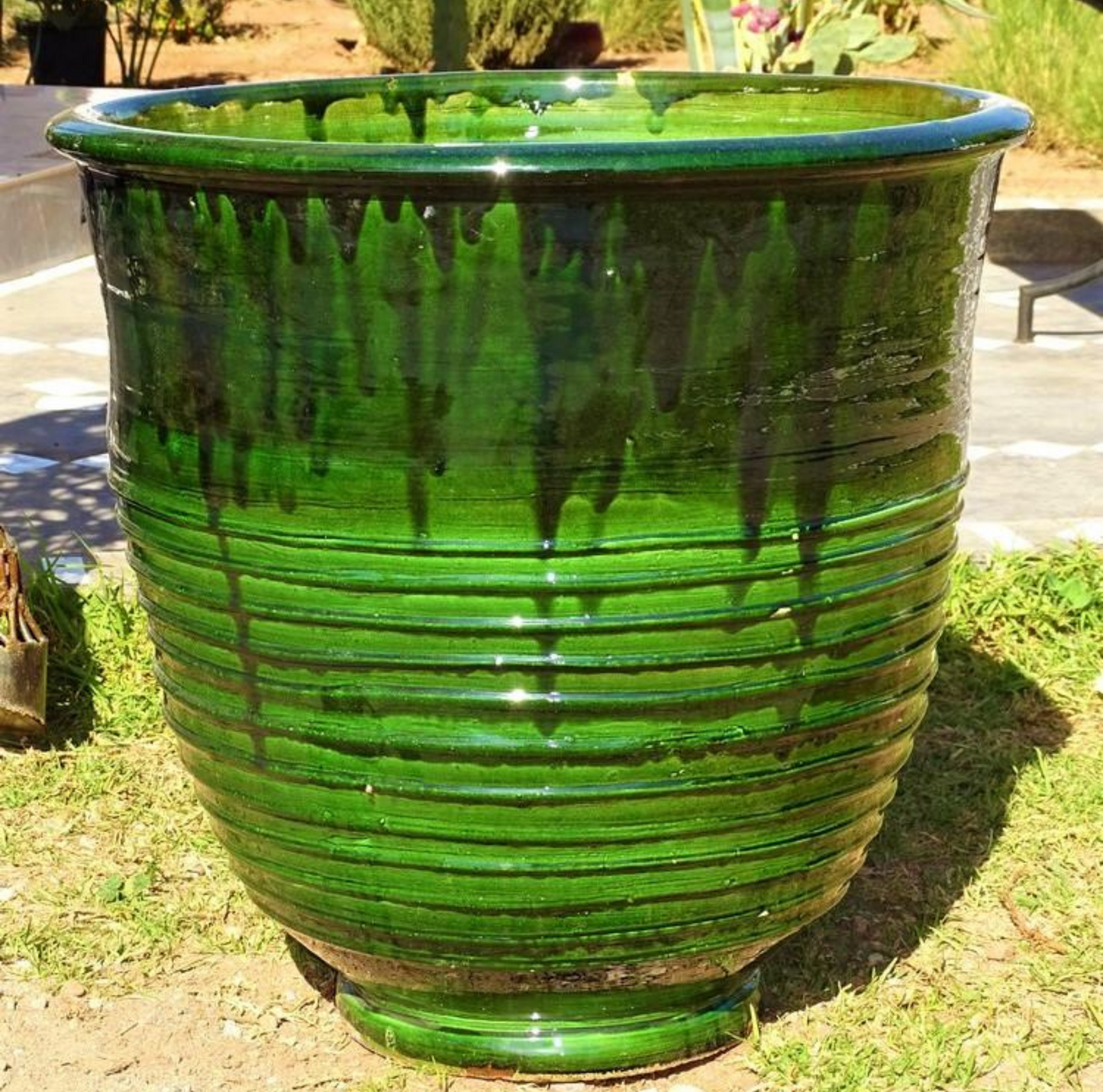 Pot en terre cuite vert