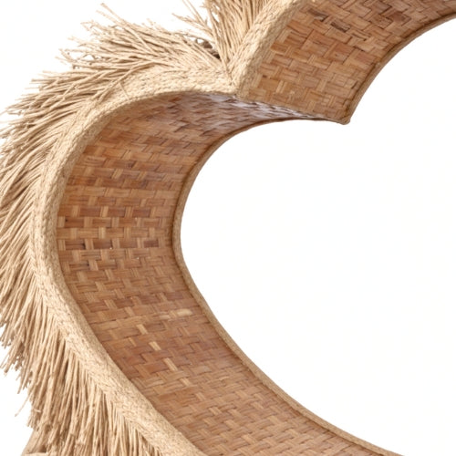 Détail du dossier en bambou formant un cœur incliné, assemblage artisanal et finition naturelle brute