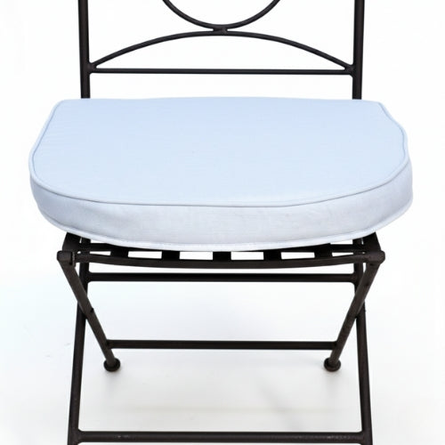 Detail du pied en fer forge de la chaise pliante ideal artisanale