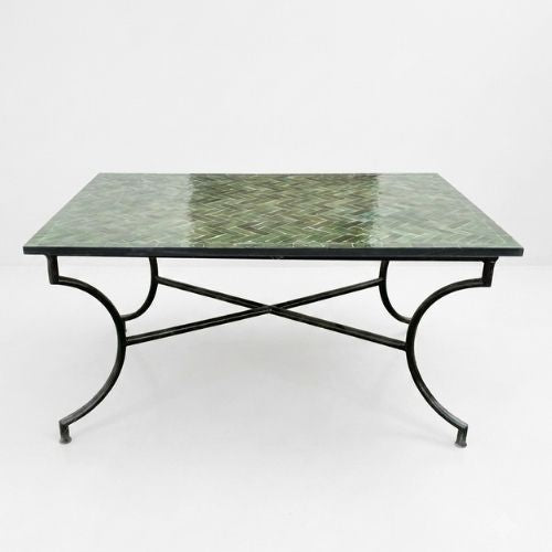 Table en zellige 150 × 100 cm Vert Tamegroute – Table artisanale en béton avec pied fixe en fer forgé noir