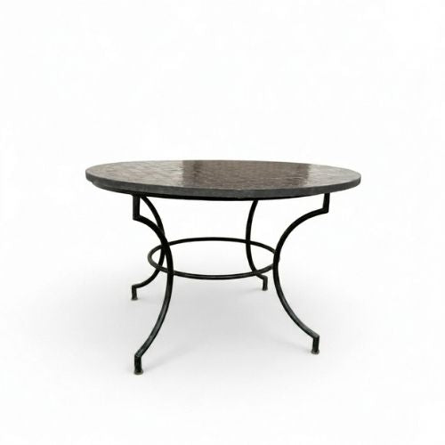 Table ronde en zellige Ø 120 cm noire – Table artisanale en béton avec pied fixe en fer forgé noir