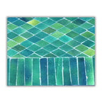 Détail du plateau en zellige marocain vert posé à la main montrant texture artisanale et nuances naturelles