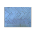 Détail du plateau en mosaïque marocaine zellige blanc artisanal montrant reliefs et variations naturelles