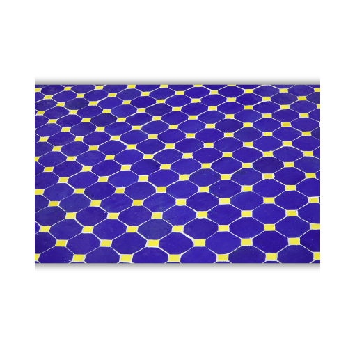 Détail du zellige marocain bleu avec cabochons jaunes posé à la main