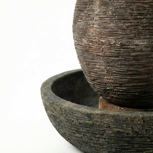 Vue latérale de fontaine extérieure en résine ciment fibre de verre hauteur 80 cm