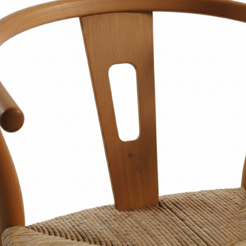 gros plan teck massif finition naturelle veinage visible pour mobilier durable