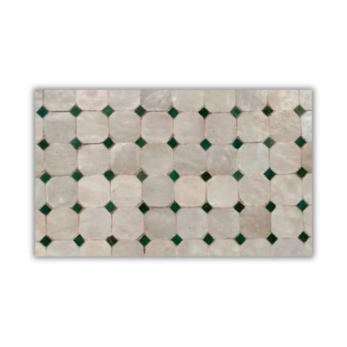 Table ronde en zellige Ø 100 cm Beige avec cabochon vert – Table artisanale en béton avec pied fixe en fer forgé noir