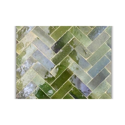 Table en zellige 200 × 100 cm Vert Tamegroute – Table artisanale marocaine avec plateau en résine et pied fixe noir en fer forgé