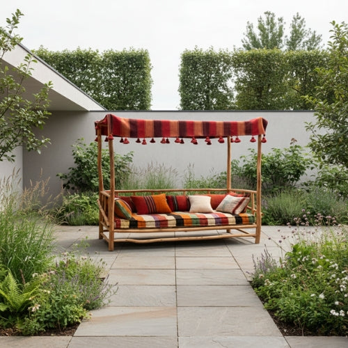 Lit de repos extérieur en branches d’eucalyptus naturel avec structure haute 210 cm pour jardin et terrasse