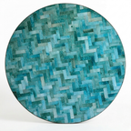 Plateau de table ronde en zellige marocain bleu ciel Ø120 cm avec mosaïque artisanale posée à la main et nuances naturelles