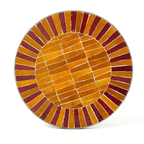 Plateau en zellige marocain orange bordeaux posé à la main sur table ronde artisanale Ø60 cm