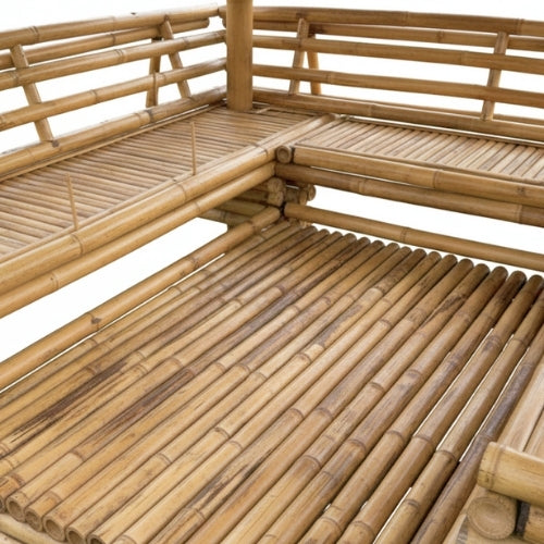 Structure ouverte de la paillote bambou favorisant circulation de l’air et confort thermique