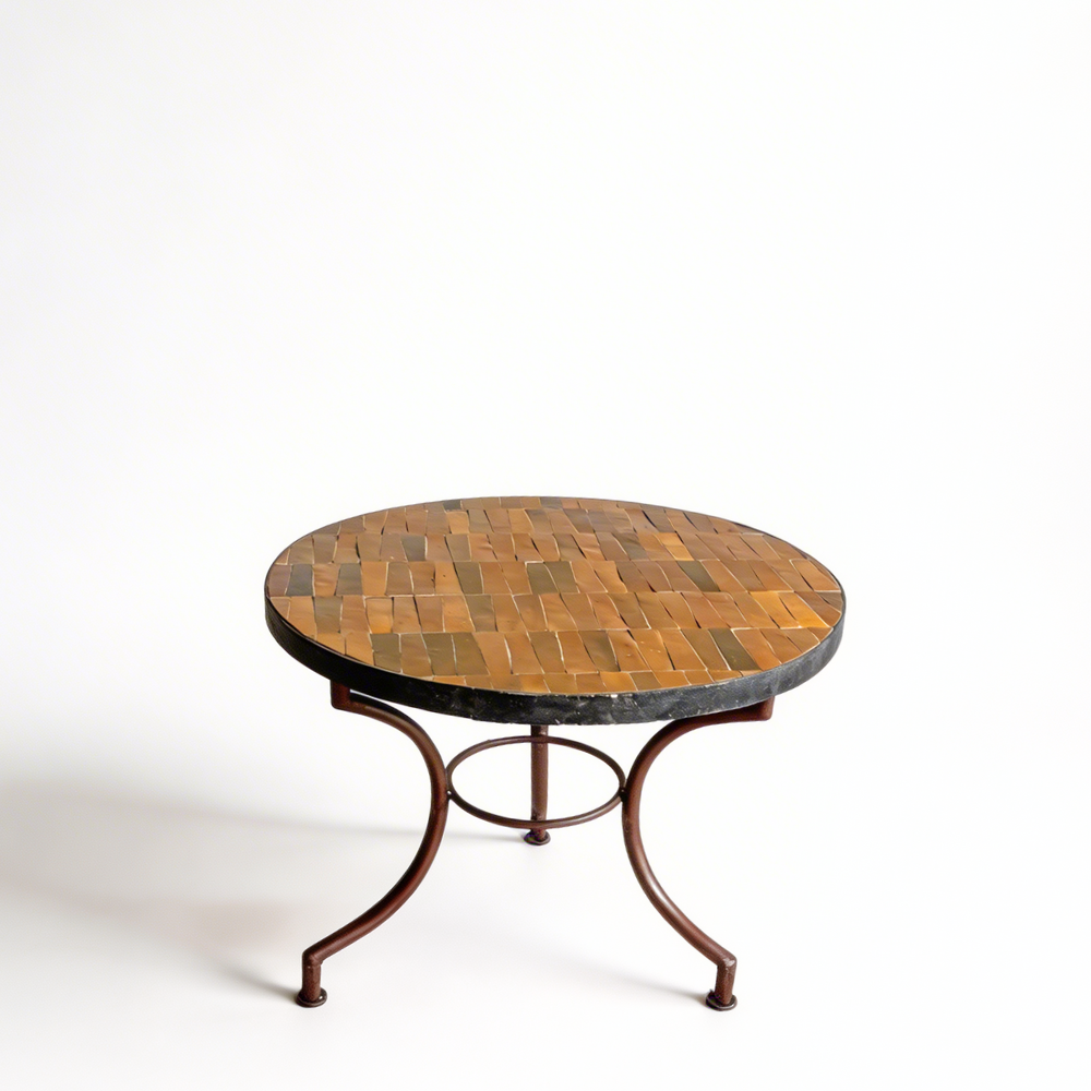 Table basse en zellige marocain marron avec cabochons blancs Ø60 cm pour extérieur ou patio