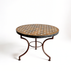 Table basse en zellige marocain marron avec cabochons blancs Ø60 cm pour extérieur ou patio