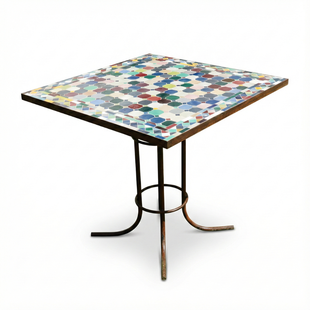 Table carrée zellige multicolore avec pied moderne en fer forgé noir