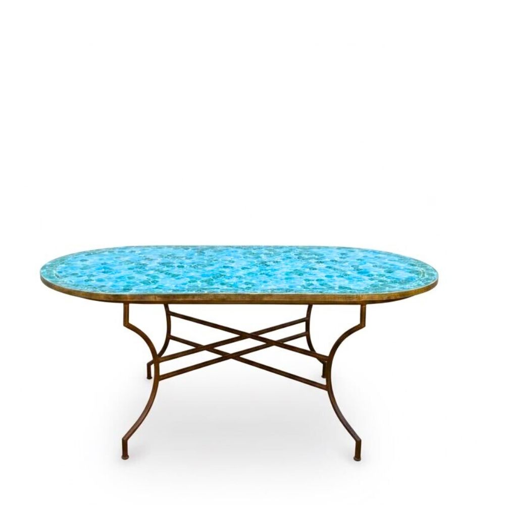 Table ovale en zellige marocain vert et bleu avec plateau artisanal et pied pliable en fer forgé noir