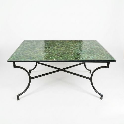 Table en zellige 150 × 100 cm Vert Tamegroute – Table artisanale en béton avec pied fixe en fer forgé noir