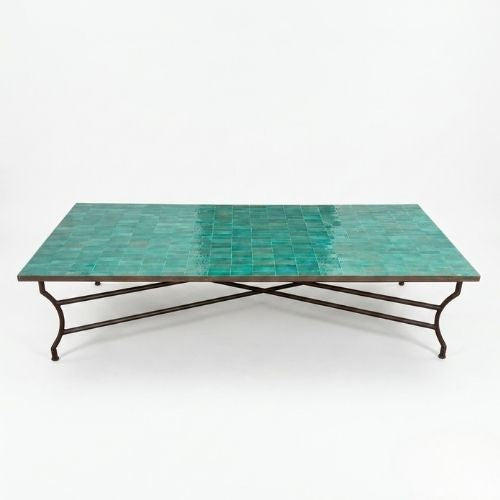 Table basse en zellige 200 × 90 cm Vert – Table artisanale marocaine avec pied pliable en fer forgé rouillé