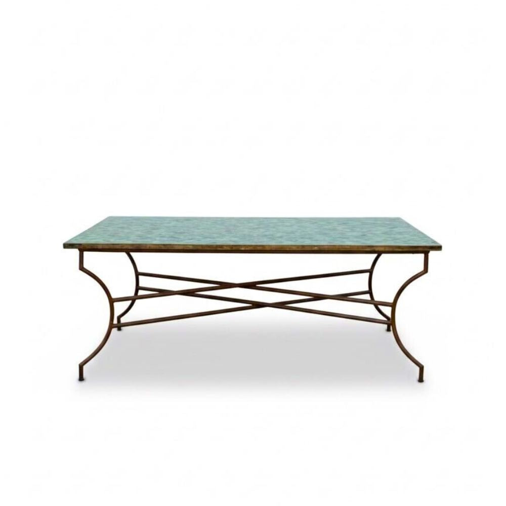 Table rectangulaire en zellige marocain vert bleu brun avec plateau artisanal et pied pliable en fer forgé