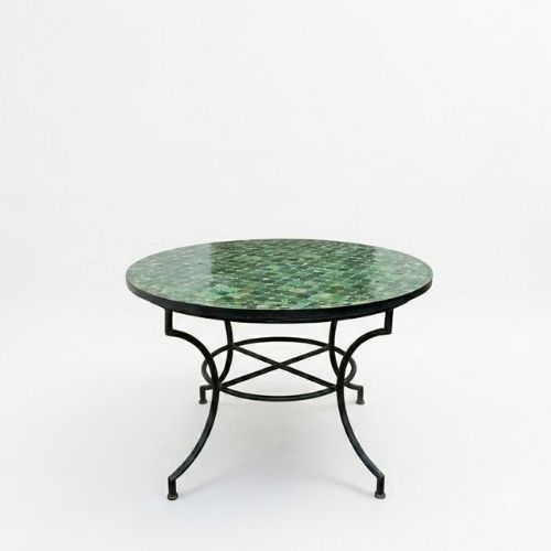 Table Ronde en Zellige Vert Ø 120 cm – Plateau en Béton et Pied Fixe Noir en Fer Forgé