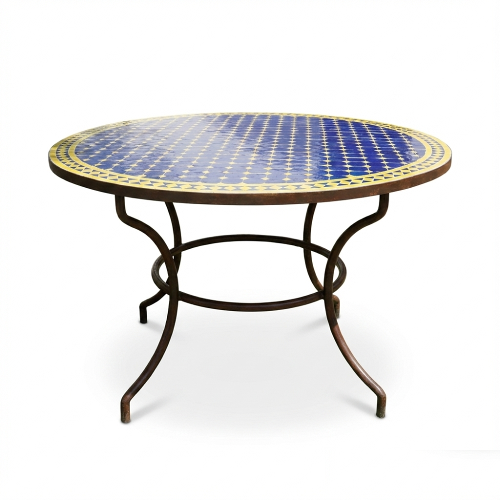 Table zellige ronde bleue avec cabochons jaunes et pied fixe en fer forgé noir