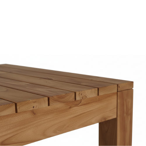 Détail du plateau en teck massif avec finition naturelle sans traitement artificiel