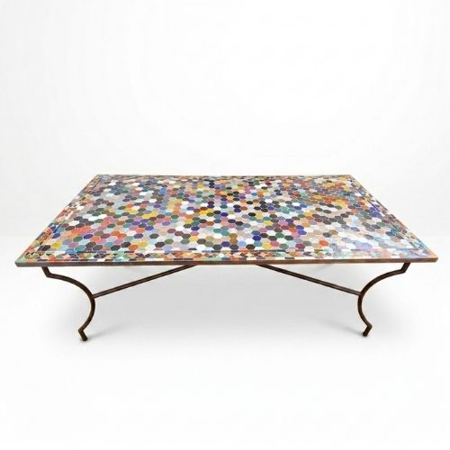 Table en zellige multicolore 200 × 100 cm en béton avec pied fixe noir en fer forgé – Table artisanale marocaine intérieure et extérieure