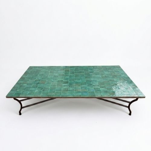 Table basse en zellige 200 × 90 cm Vert – Table artisanale marocaine avec pied pliable en fer forgé rouillé