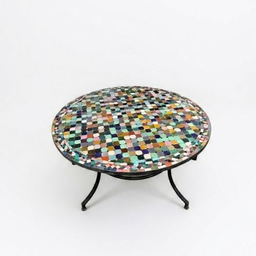 Table ronde en zellige Ø 150 cm Multicolore – Grande table artisanale marocaine avec pied fixe noir en fer forgé