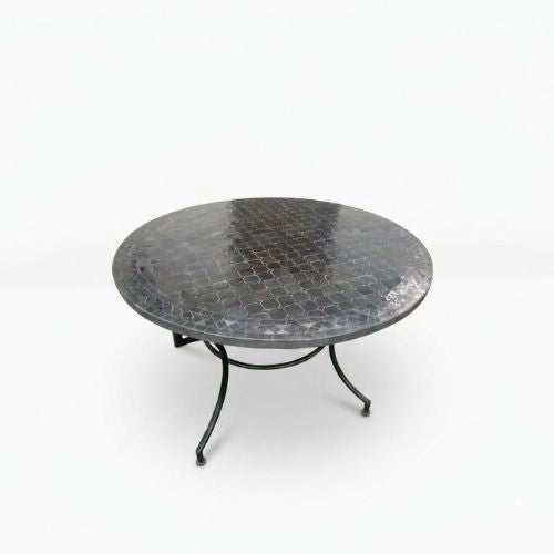 Table ronde en zellige Ø 120 cm noire – Table artisanale en béton avec pied fixe en fer forgé noir