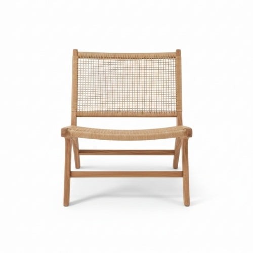 Vue de face du fauteuil ethnique en teck massif au design naturel
